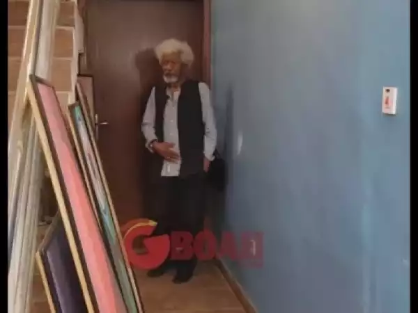 Video: Wole Soyinka Storms In Style For His Best Friend Tunde Kilani Who Marks His 70th Birthday Celebration
